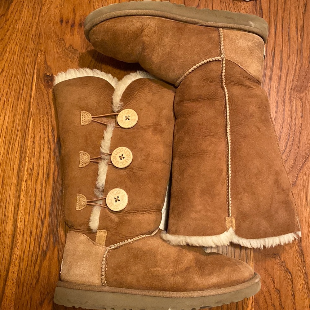 Ugg Bailey Button Triplet Ll Boot - image 1